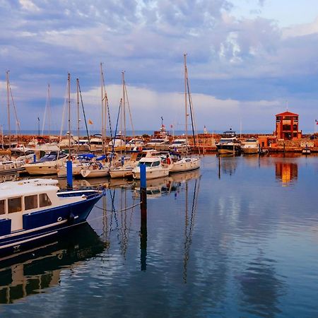 Marina, Ile Des Pecheurs - Acces Piscine Et Spa Le Barcarès Exteriör bild